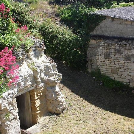 Maisonnette Climatisee Avec Parking Prive Doue-en-Anjou Bagian luar foto